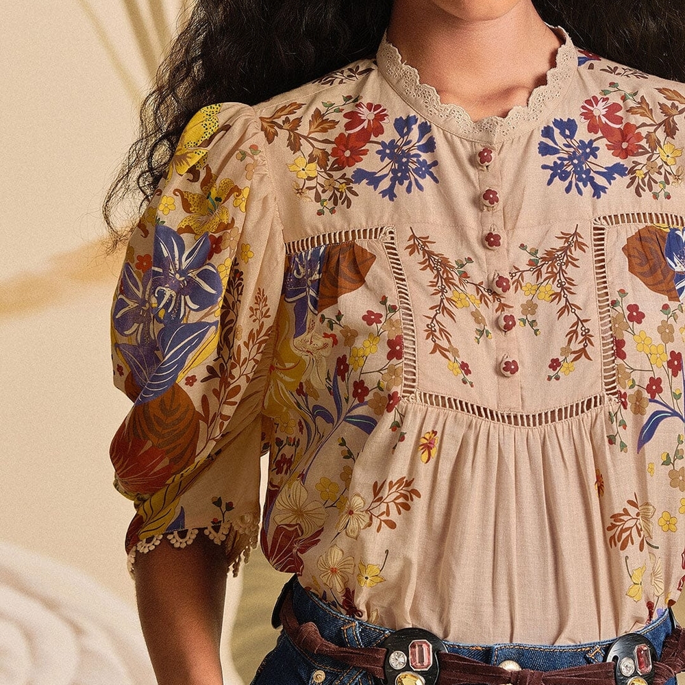 *NEW* FARM Rio Tan and Red Puff Sleeve Blouse with Embellished Pleats - Picture 2 of 5